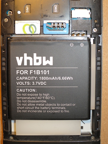 F1B101 battery by vhbw in a Fairphone 1